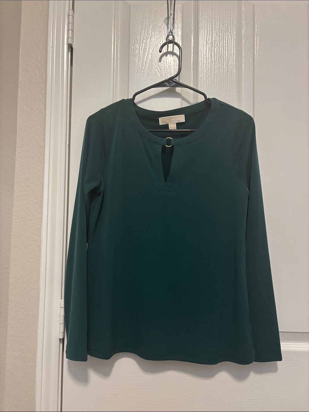 Green Long-Sleeve Keyhole Blouse